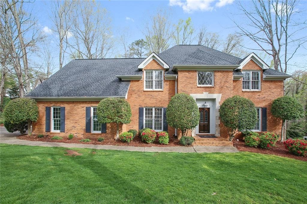 5 bedroom, 3,861 sq ft single family residence sold at 510 Willow View Way, Roswell, GA 30075