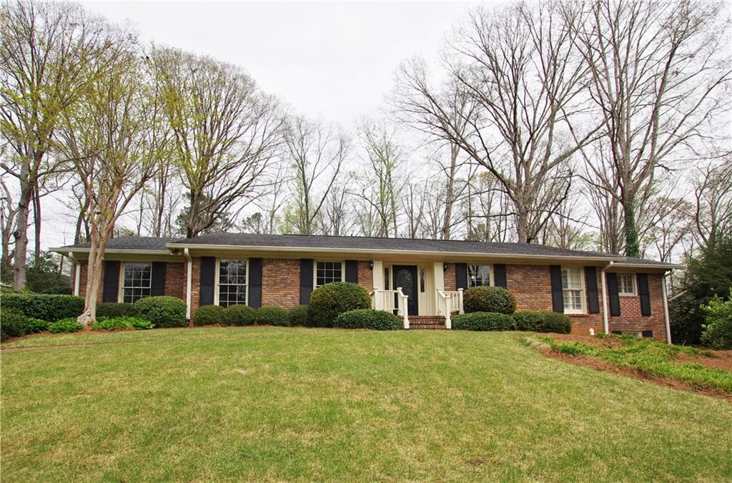 4 bedroom, 2,550 sq ft single family residence sold at 315 Dartmoor Circle, Atlanta, GA 30328