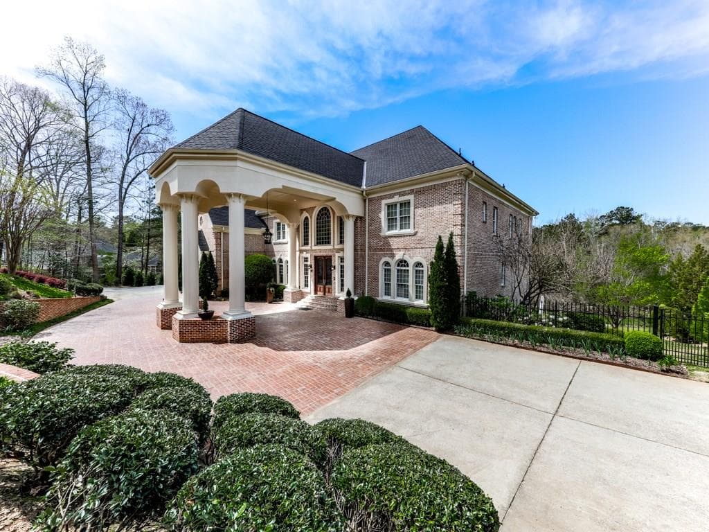 7 bedroom, 13,230 sq ft single family residence sold at 1090 Olde Towne Lane, Woodstock, GA 30189