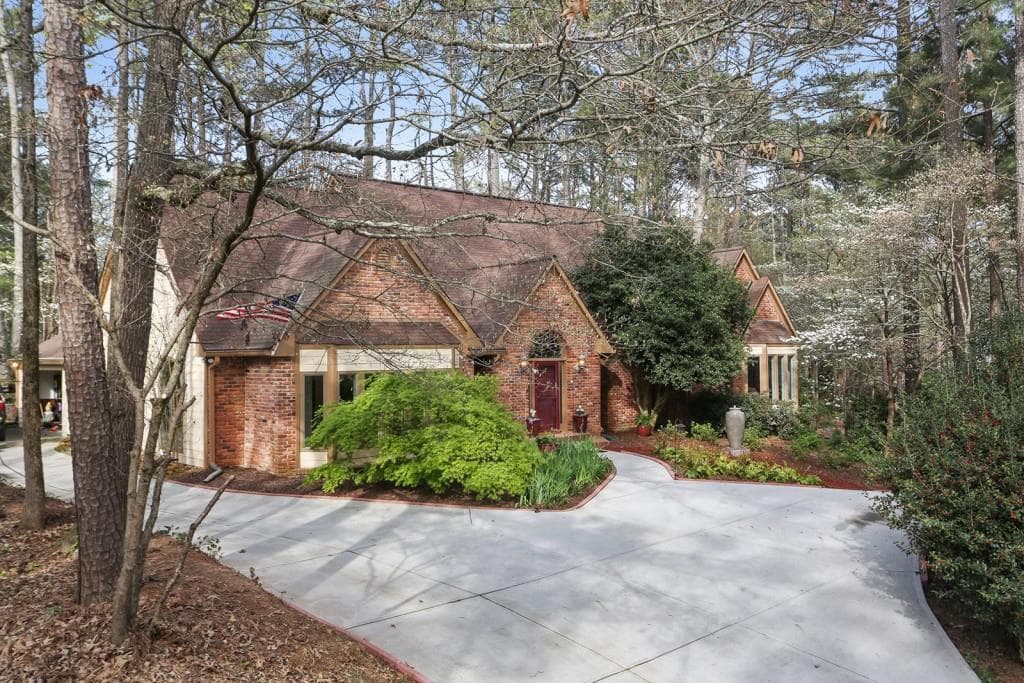 2755 Roxburgh Drive, Roswell, GA 30076 — most recent listing photo