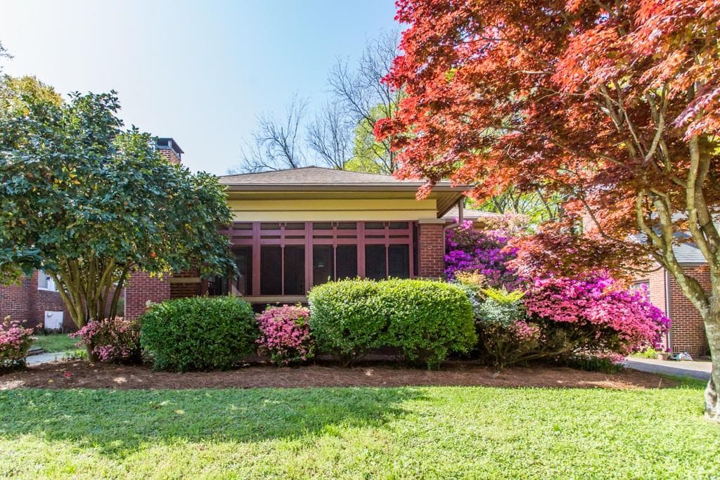 3 bedroom, 1,949 sq ft single family residence sold at 1087 Glenwood Avenue, Atlanta, GA 30316