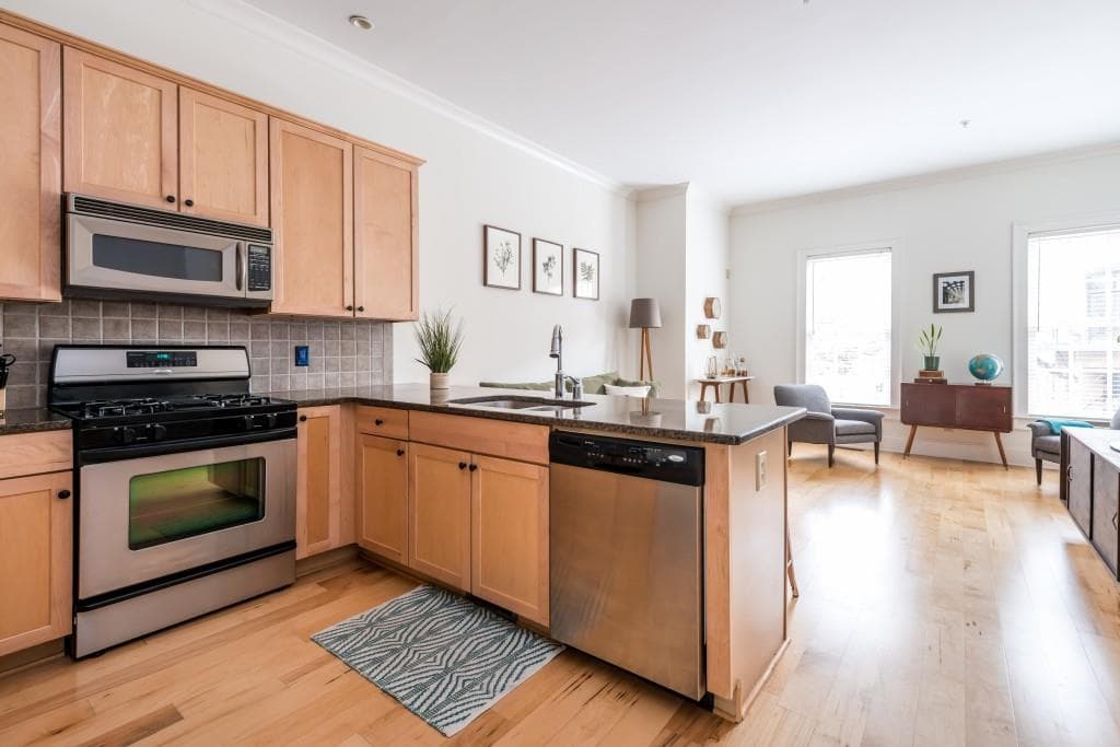 2 bedroom, 1,000 sq ft condominium sold at 473 Bartram Street A, Atlanta, GA 30316