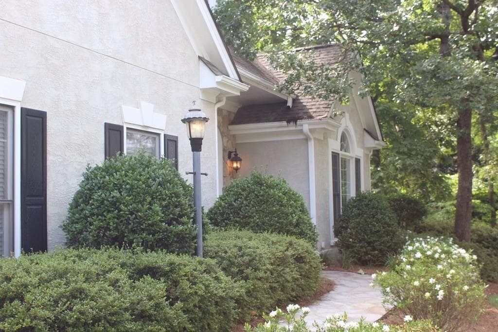 4675 Oakleigh Manor Drive, Powder Springs, GA 30127 — most recent listing photo