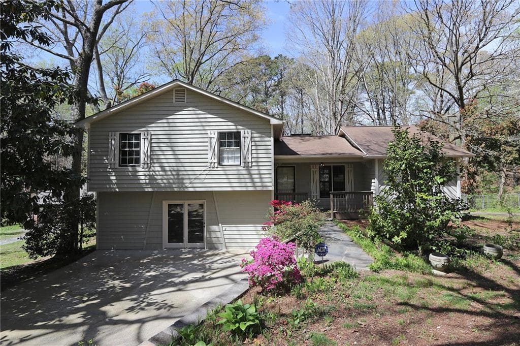 5 bedroom, 2,364 sq ft single family residence sold at 5741 Oak Grove Drive, Acworth, GA 30102