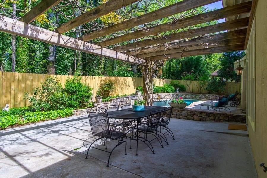 3 bedroom, 2,731 sq ft single family residence sold at 5445 Dunwoody Mill Court, Atlanta, GA 30360