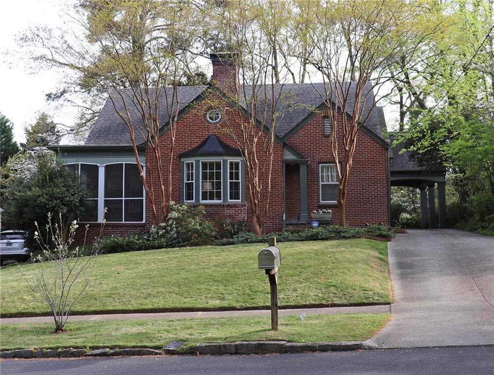 3 bedroom, 1,938 sq ft single family residence sold at 450 Emory Circle, Atlanta, GA 30307