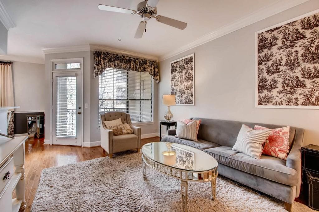 1 bedroom, 903 sq ft condominium sold at 3777 Peachtree Road 1025, Brookhaven, GA 30319