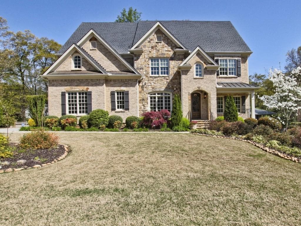 6 bedroom, 4,899 sq ft single family residence sold at 1365 Stonegate Lane, Smyrna, GA 30080