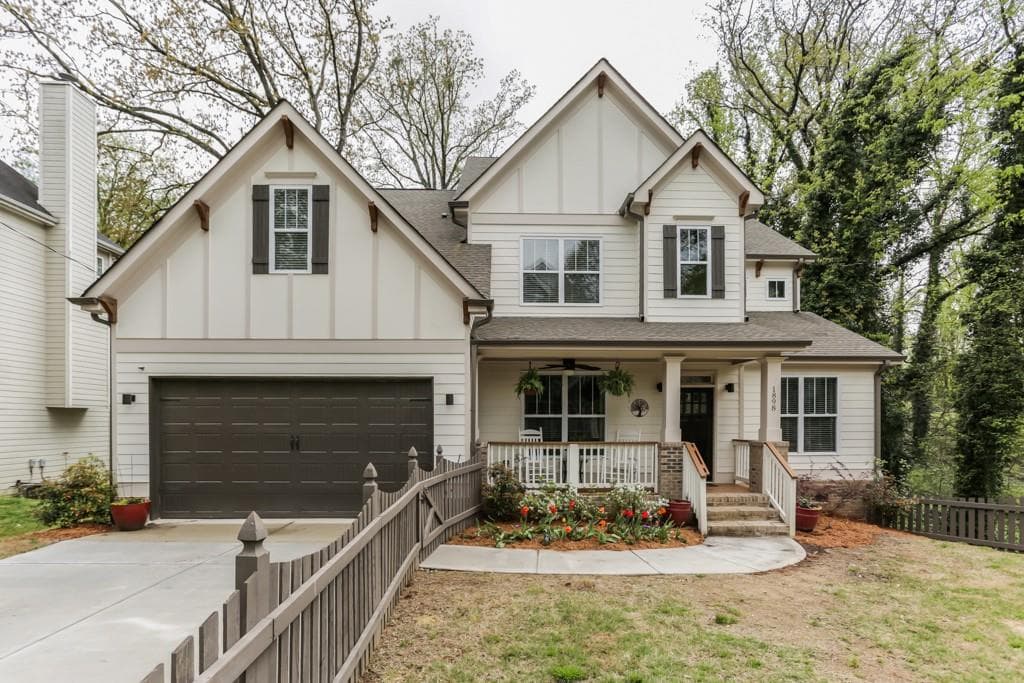 4 bedroom, 2,878 sq ft single family residence sold at 1898 Spring Avenue, Atlanta, GA 30318