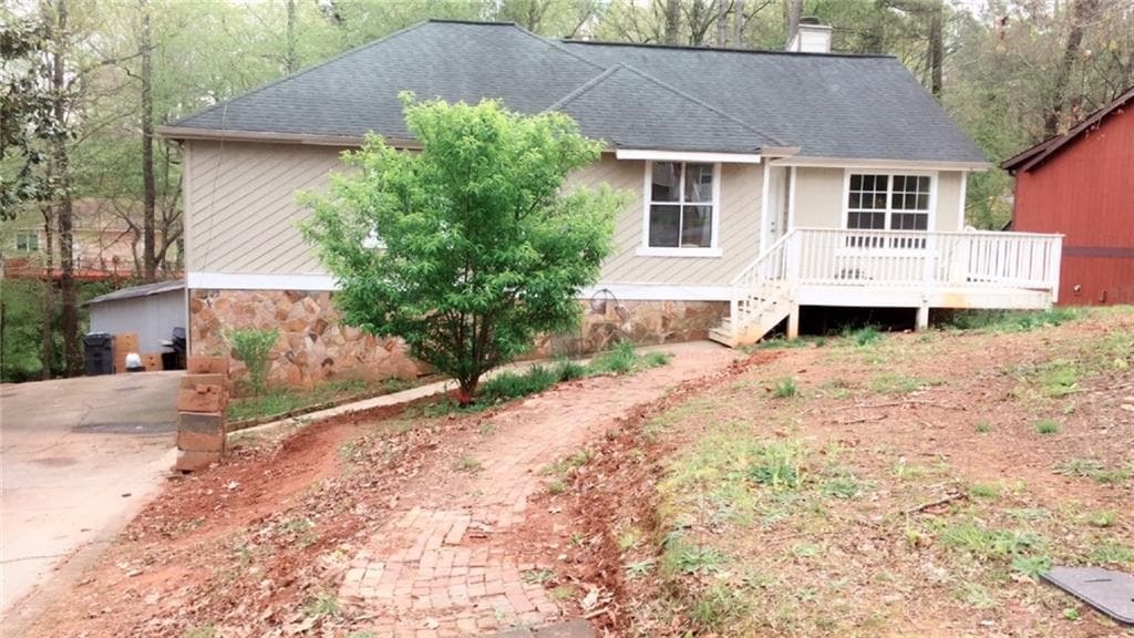5 bedroom, 2,300 sq ft single family residence sold at 5280 Nathan Drive, Lilburn, GA 30047