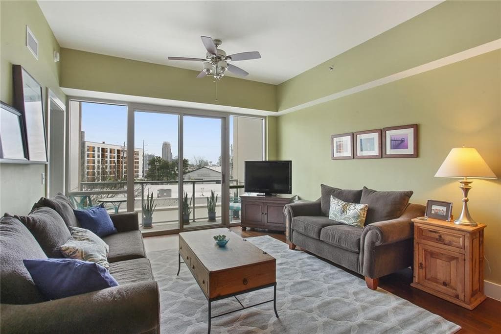 1 bedroom, 940 sq ft condominium sold at 1100 Howell Mill Road 204, Atlanta, GA 30318