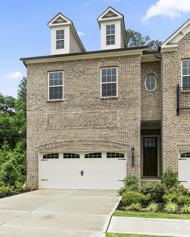 4 bedroom townhouse sold at 1450 Edgebrook Court 001, Atlanta, GA 30329