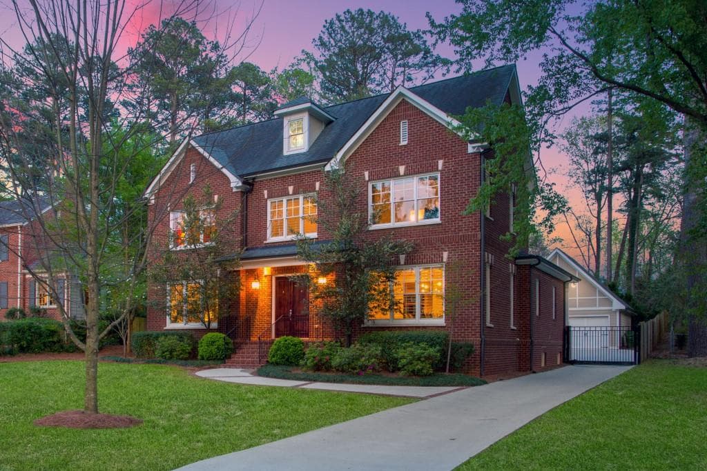 5 bedroom, 5,968 sq ft single family residence sold at 1723 Johnson Road, Atlanta, GA 30306