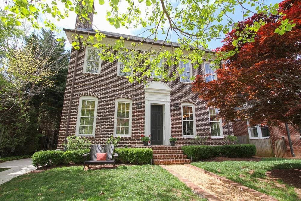 6 bedroom, 3,933 sq ft single family residence sold at 1332 Avalon Place, Atlanta, GA 30306