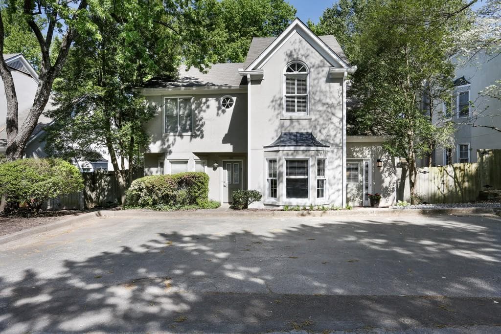 1402 DeFoors Landing 1402, Atlanta, GA 30318 — most recent listing photo
