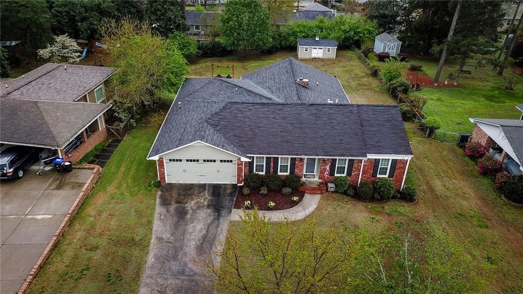 3 bedroom, 2,494 sq ft single family residence sold at 200 Corinth Court, Roswell, GA 30075