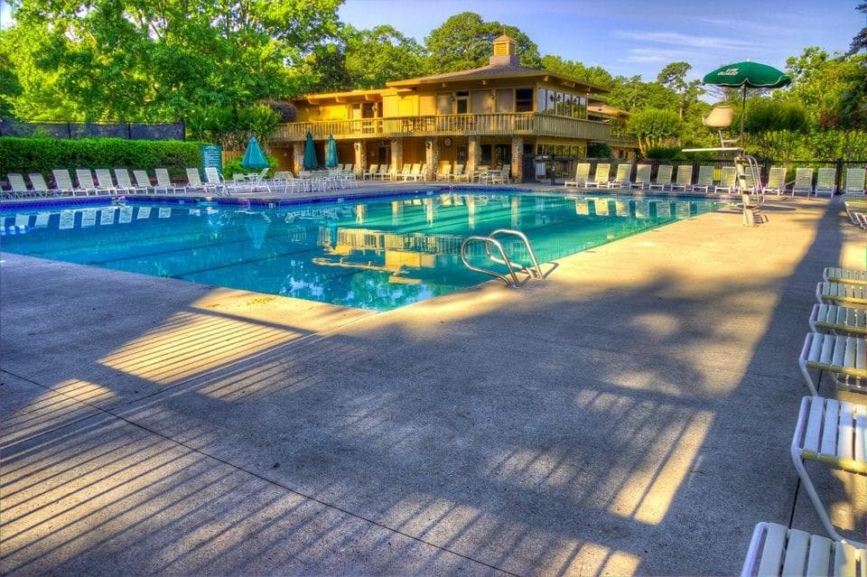 2 bedroom, 1,163 sq ft condominium sold at 54 Lamsden Lane, Atlanta, GA 30327