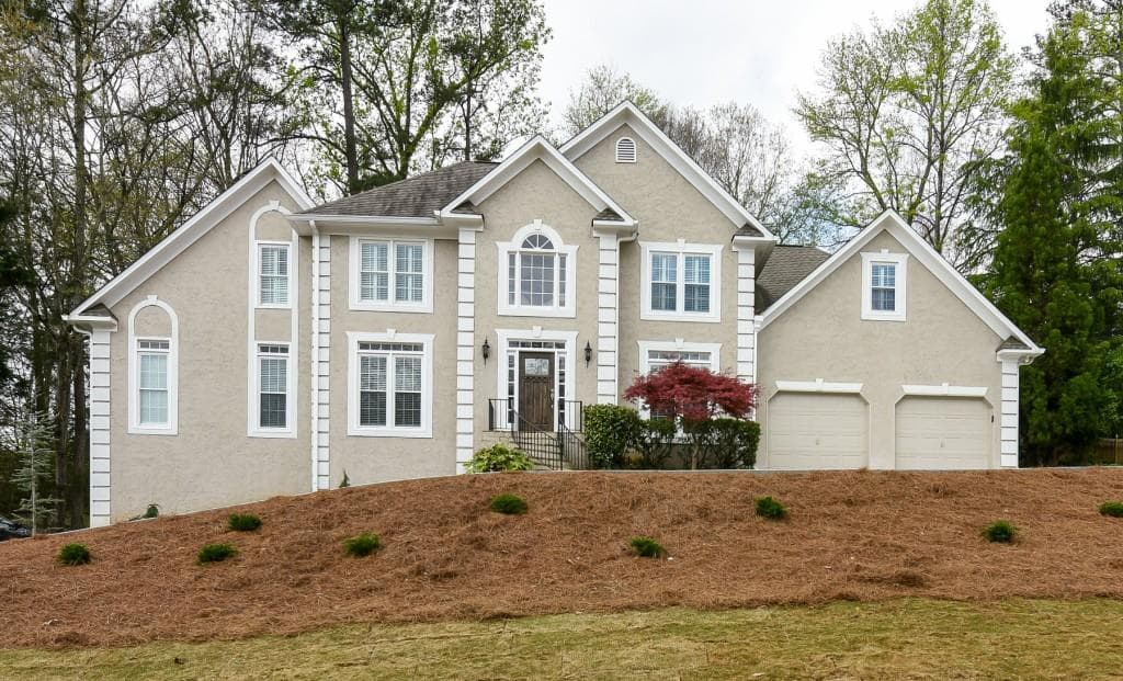 5 bedroom, 4,479 sq ft single family residence sold at 2911 Mountain Trace, Roswell, GA 30075