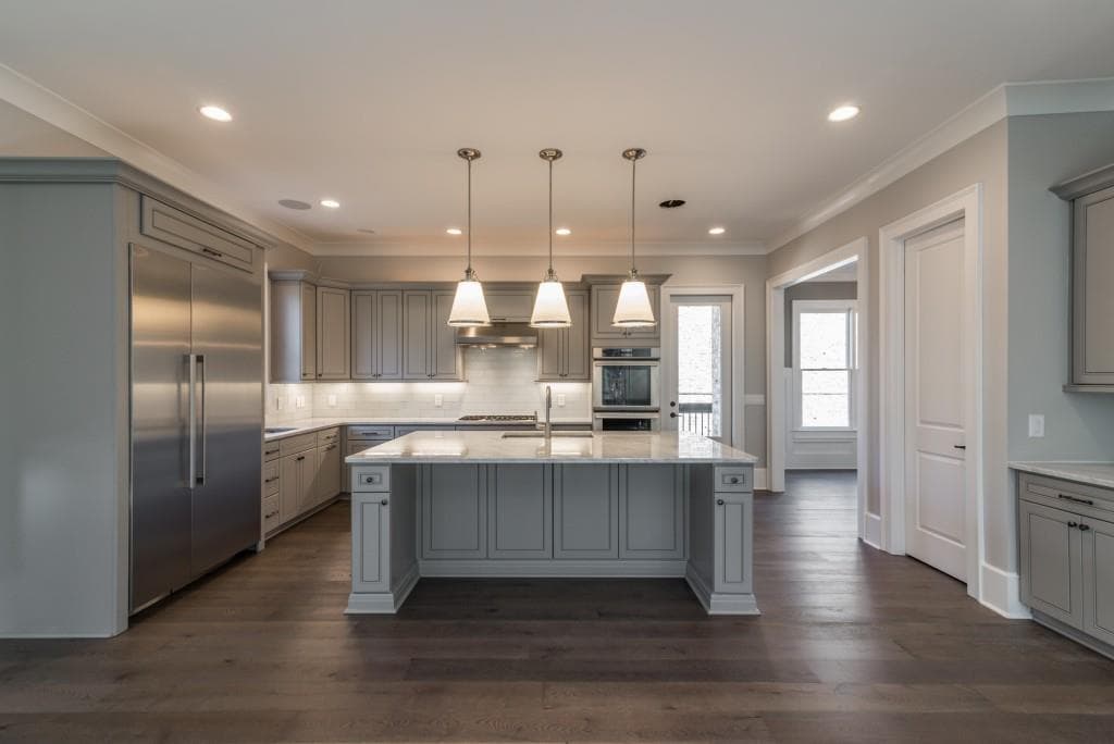 5 bedroom, 5,060 sq ft single family residence sold at 1726 Buckhead Lane, Atlanta, GA 30324