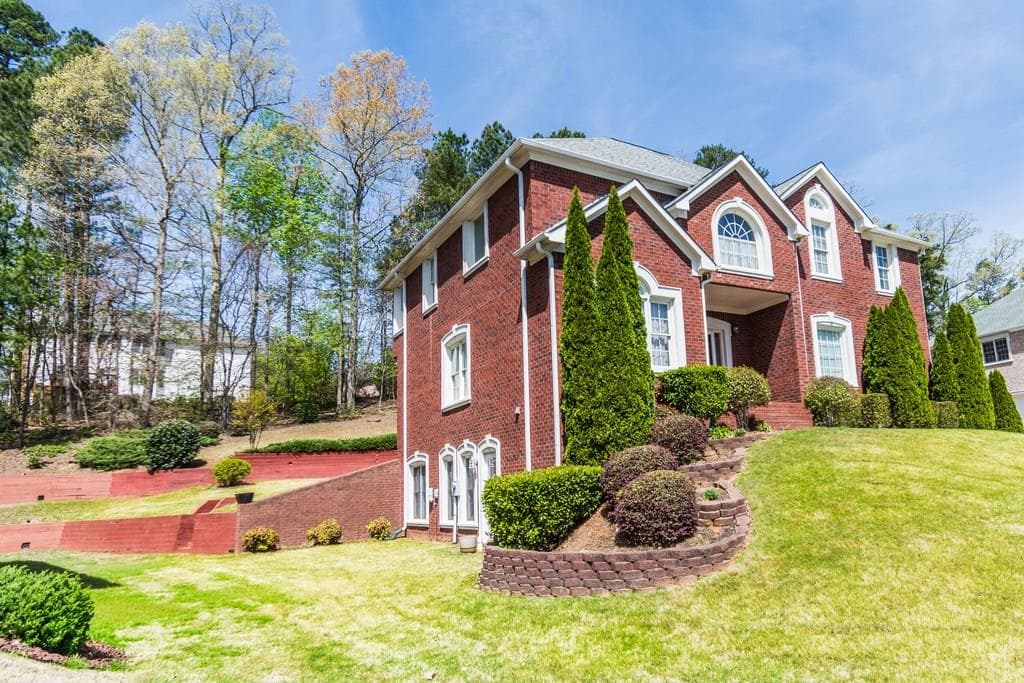 860 HIGHLAND HILL Drive, Atlanta, GA 30349 — most recent listing photo
