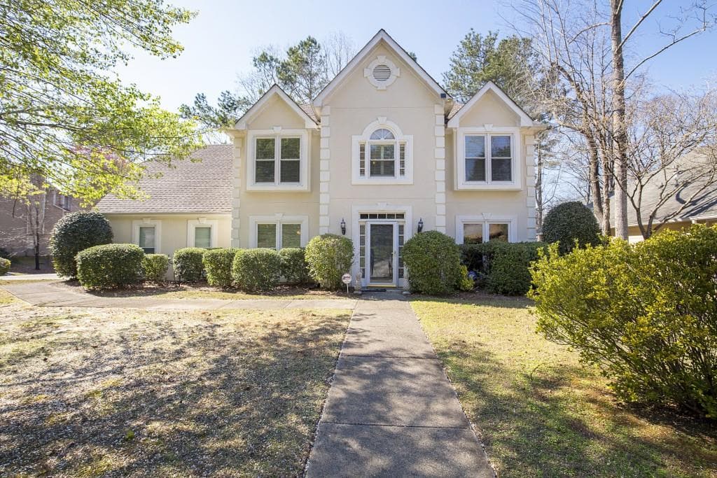 4 bedroom, 2,943 sq ft single family residence sold at 3080 Fenwood Trail, Roswell, GA 30075