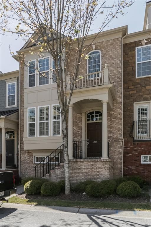 3 bedroom, 1,877 sq ft townhouse sold at 2174 Weldonberry Drive, Atlanta, GA 30319