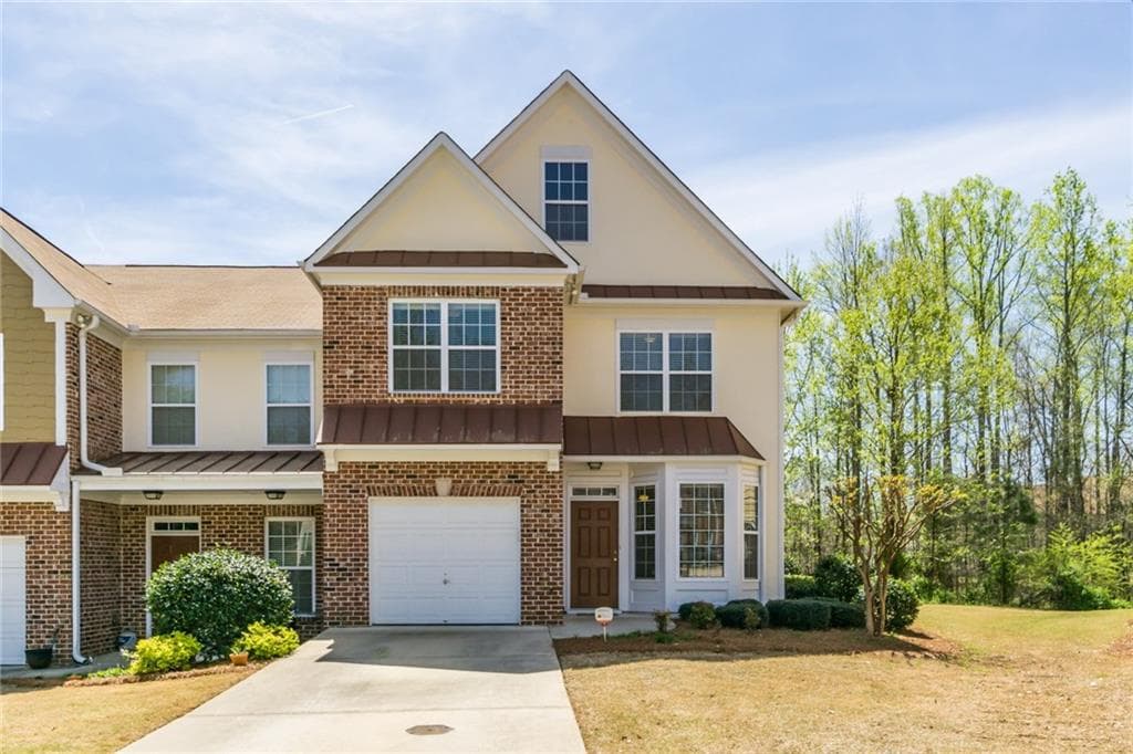 4 bedroom, 2,080 sq ft townhouse sold at 400 Saint Claire Drive, Alpharetta, GA 30004