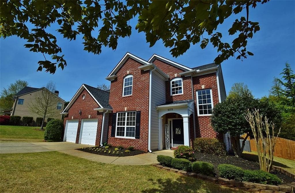 4 bedroom, 2,561 sq ft single family residence sold at 6575 Grand Magnolia Drive, Sugar Hill, GA 30518