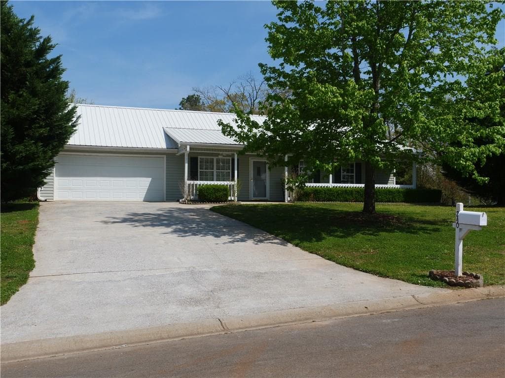 240 Sonora Drive, Calhoun, GA 30701 — most recent listing photo