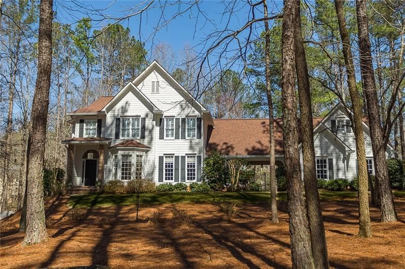 5 bedroom, 4,696 sq ft single family residence sold at 750 Landrum Road, Alpharetta, GA 30004