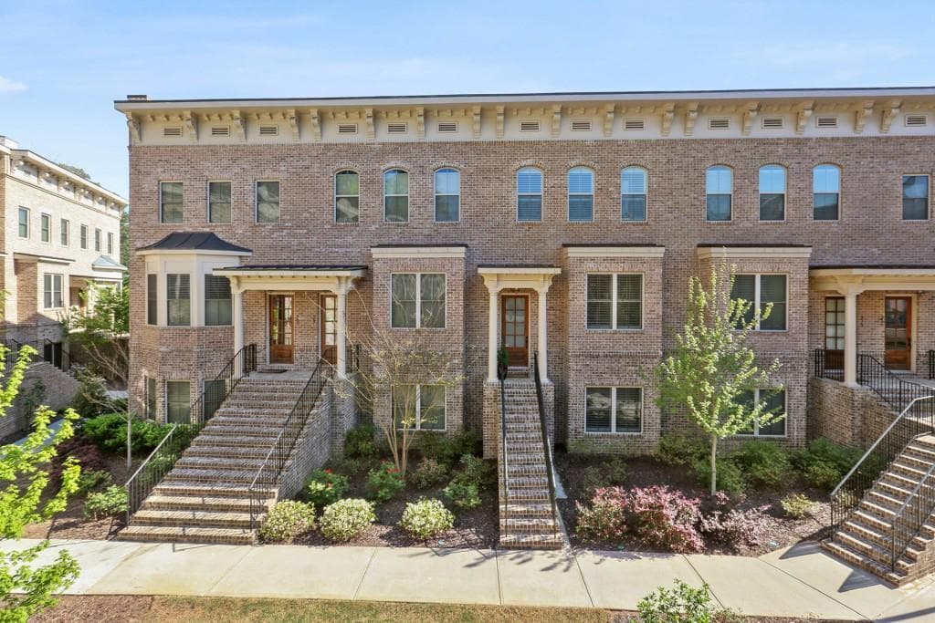 571 Ansley Circle, Atlanta, GA 30324 — most recent listing photo