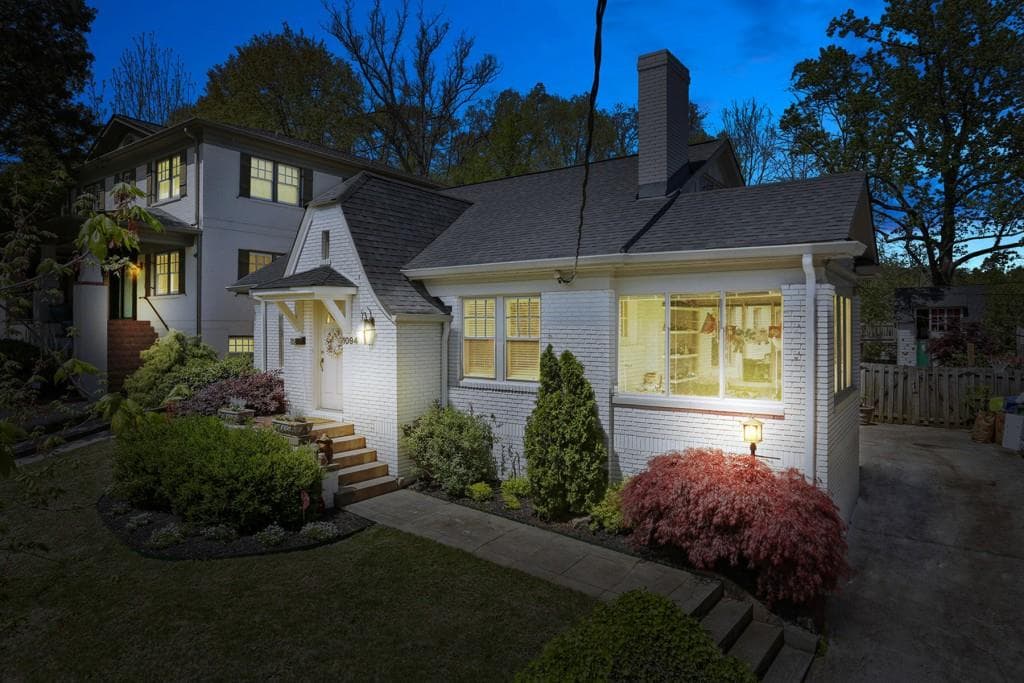 3 bedroom, 2,179 sq ft single family residence sold at 1094 Virginia Avenue, Atlanta, GA 30306