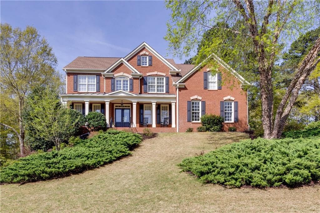 915 Misty Wood Lane, Suwanee, GA 30024 — most recent listing photo