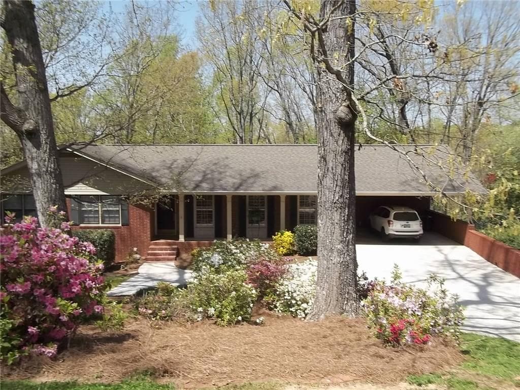 4 bedroom, 3,226 sq ft single family residence sold at 650 CRESTVIEW Terrace, Gainesville, GA 30501
