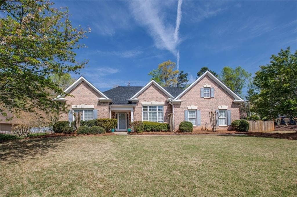 3 bedroom, 2,537 sq ft single family residence sold at 12165 Clairmonte Avenue, Alpharetta, GA 30009