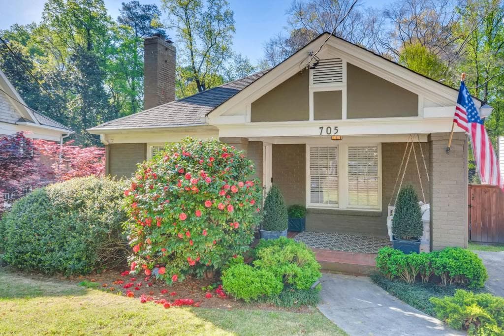 2 bedroom, 1,536 sq ft single family residence sold at 705 Martina Drive, Atlanta, GA 30305