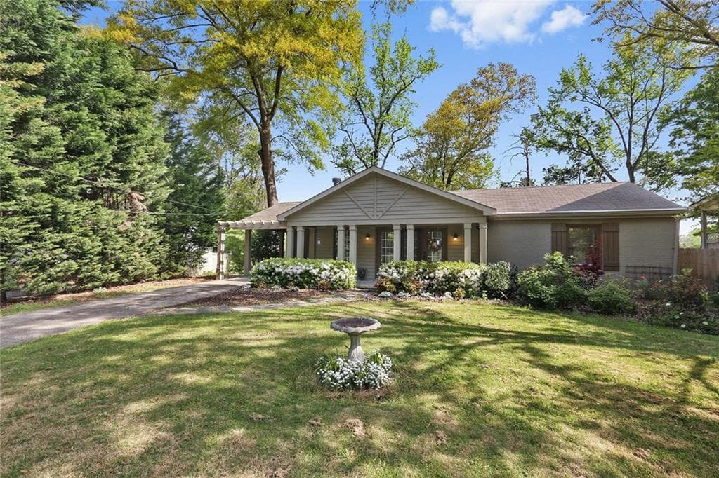 3 bedroom, 1,292 sq ft single family residence sold at 1781 Warren Court, Atlanta, GA 30318