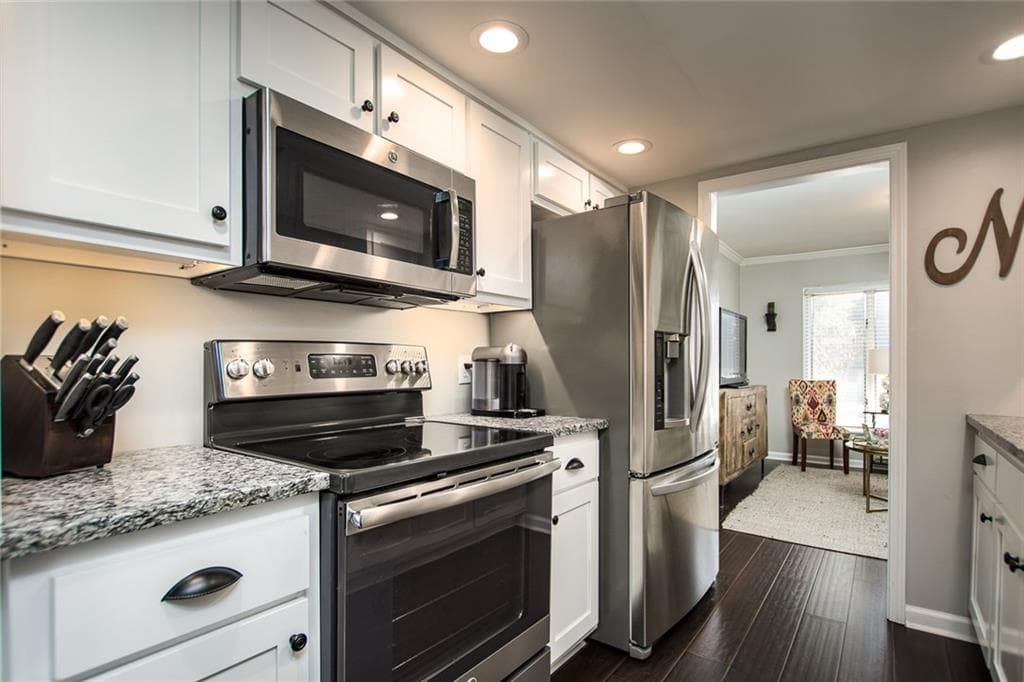 2 bedroom, 1,588 sq ft townhouse sold at 13 Ivy Gates, Atlanta, GA 30342