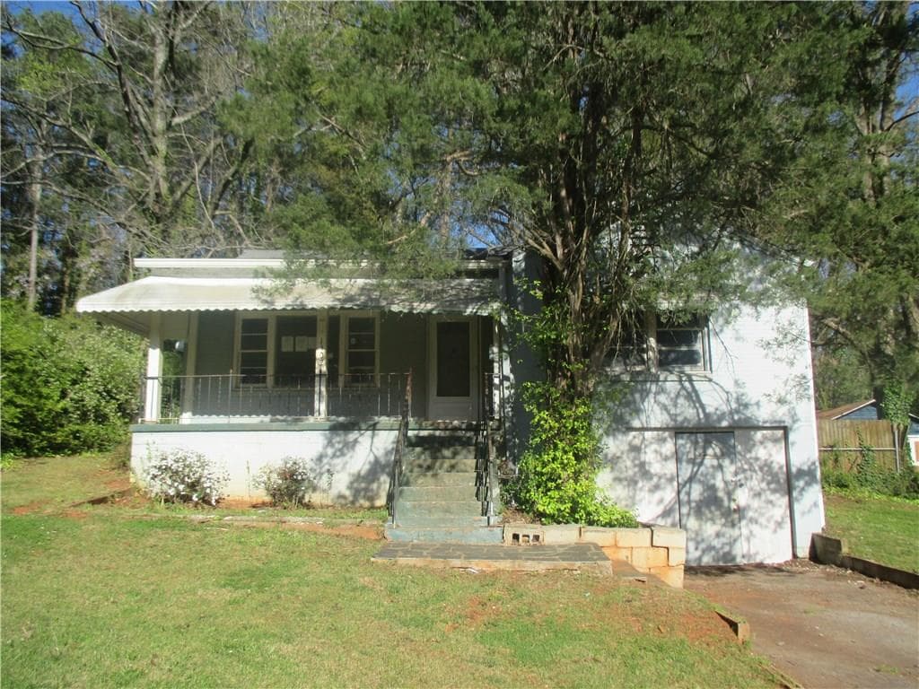 2 bedroom, 912 sq ft single family residence sold at 1402 Alverado Way, Decatur, GA 30032