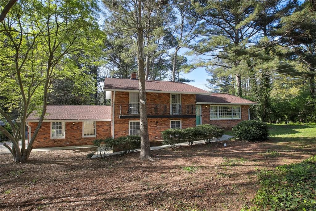 4 bedroom, 1,950 sq ft single family residence sold at 3532 Beachhill Drive, Atlanta, GA 30340