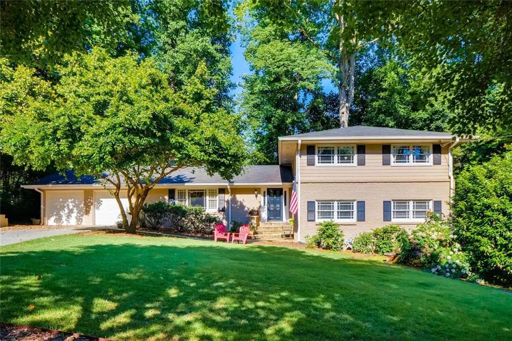 4 bedroom, 2,725 sq ft single family residence sold at 2895 Evans Woods Drive, Atlanta, GA 30340