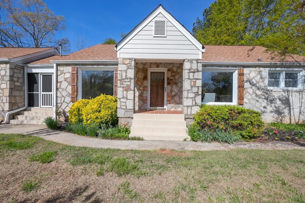 2 bedroom, 1,564 sq ft single family residence sold at 1115 Bouldercrest Drive, Atlanta, GA 30316