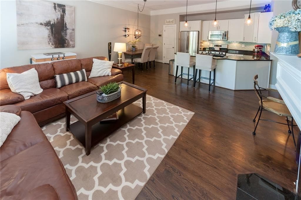 2 bedroom, 2,010 sq ft townhouse sold at 1378 Dutch Valley Place 1378, Atlanta, GA 30324