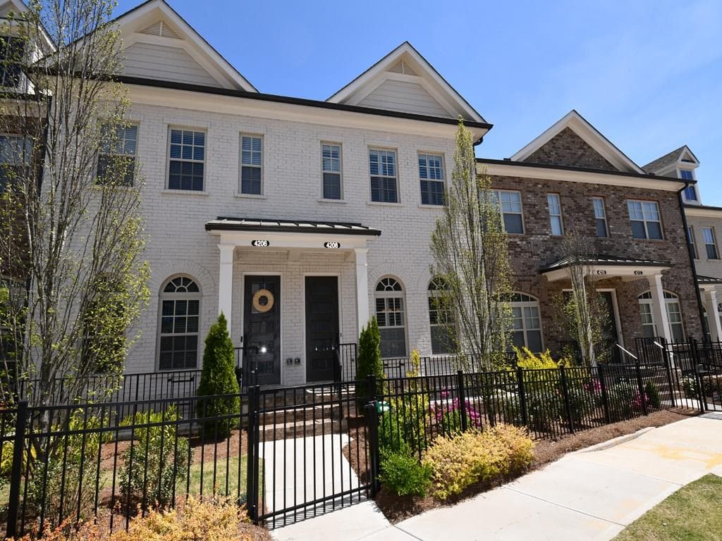 3 bedroom, 2,199 sq ft townhouse sold at 4208 Deming Circle, Atlanta, GA 30342