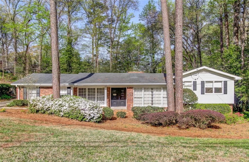 5 bedroom, 3,292 sq ft single family residence sold at 1340 Vista Leaf Drive, Decatur, GA 30033