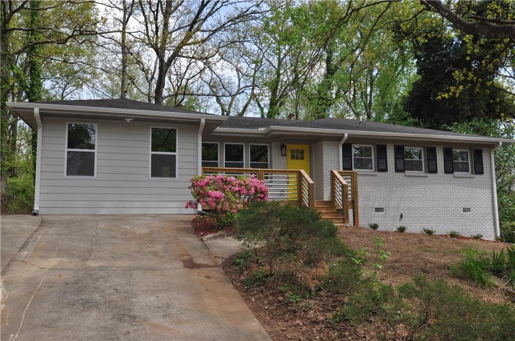 2564 Crestdale Circle, Atlanta, GA 30316 — most recent listing photo
