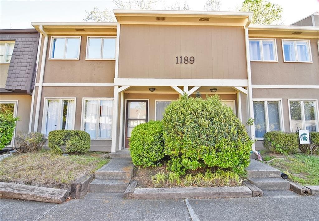 3 bedroom, 1,302 sq ft condominium sold at 1189 Ashborough Drive E, Marietta, GA 30067