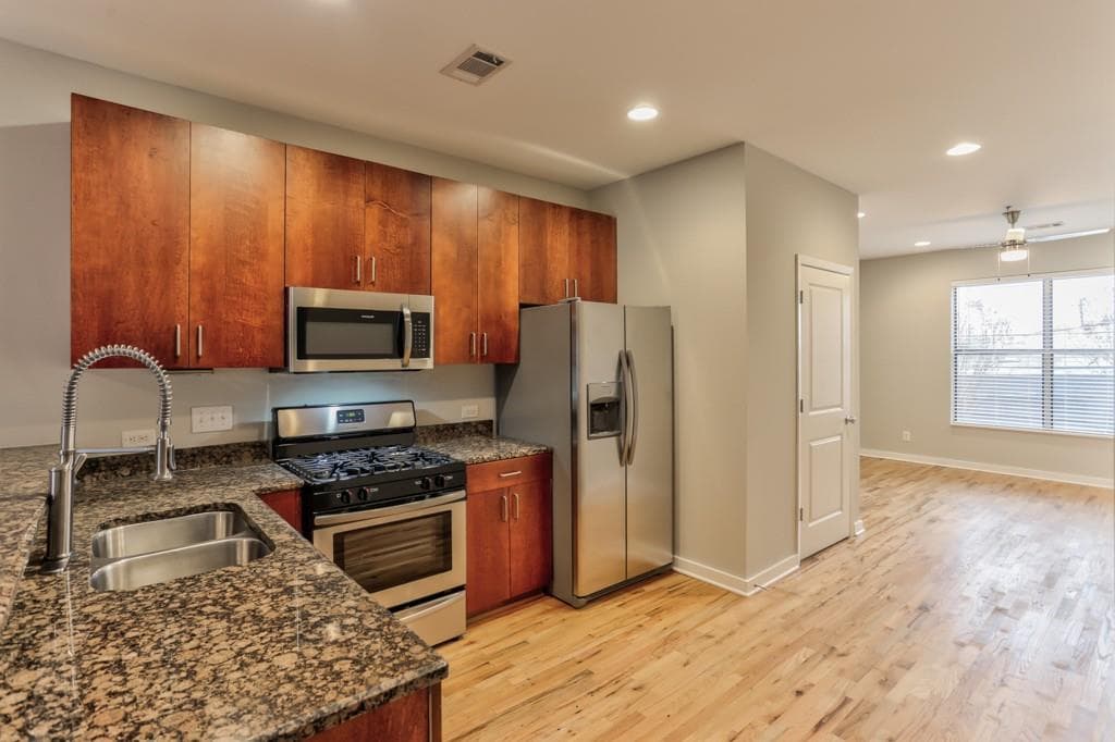 2 bedroom, 1,470 sq ft condominium sold at 238 Walker Street 18, Atlanta, GA 30313