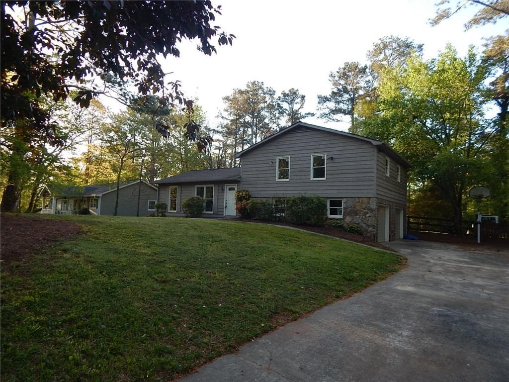 3492 Holliglen Drive, Marietta, GA 30062 — most recent listing photo