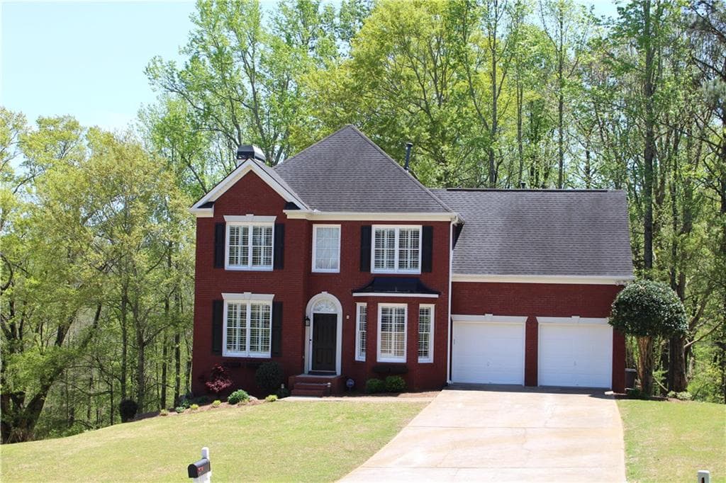 4 bedroom, 3,188 sq ft single family residence sold at 5595 Shepherds Pond, Alpharetta, GA 30004